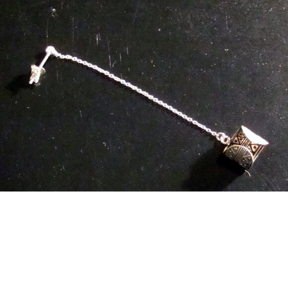 Beautiful Silver Clamp Earring Single - Picture 2 of 2